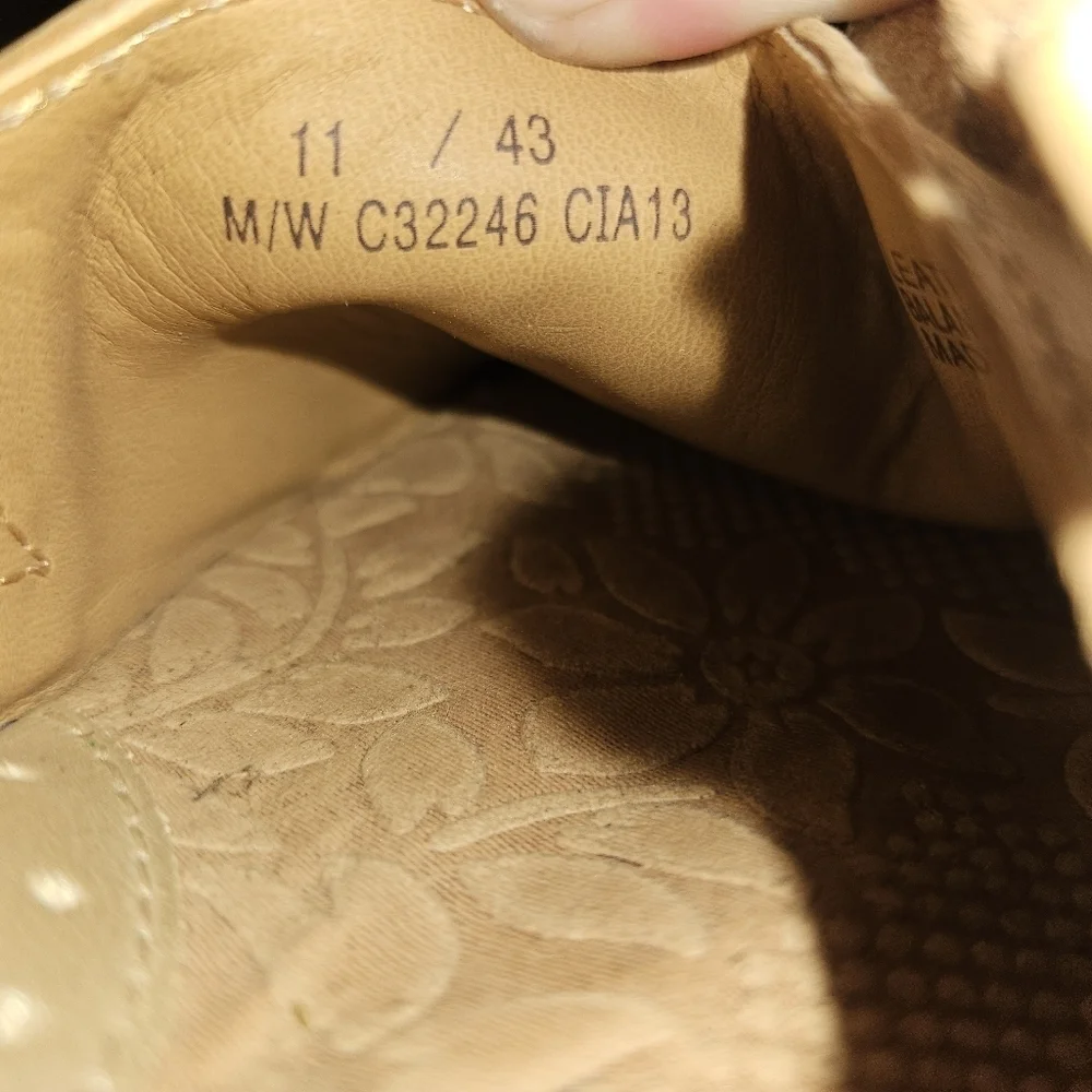 Born Concept Womans Wedge Sandal Size 11